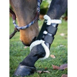 Jump'in Para Closed Synthetic Sheepskin Boots -Weatherbeeta Store Jump inParaClosedSyntheticSheepskinBoots fd7264c7 a8cf 4e22 a90b 8a3688556535