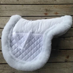 Ogilvy Memory Foam Hunter Sheepskin Saddle Pad -Weatherbeeta Store pad2 0153e0ea 1d86 484c a903 eb7281146806